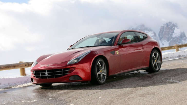 Ferrari Женевада янгиланган FF суперкарини намойиш қилади