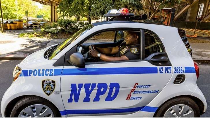 Нью-Йорк полициячилари “Смарт”чаларда юради