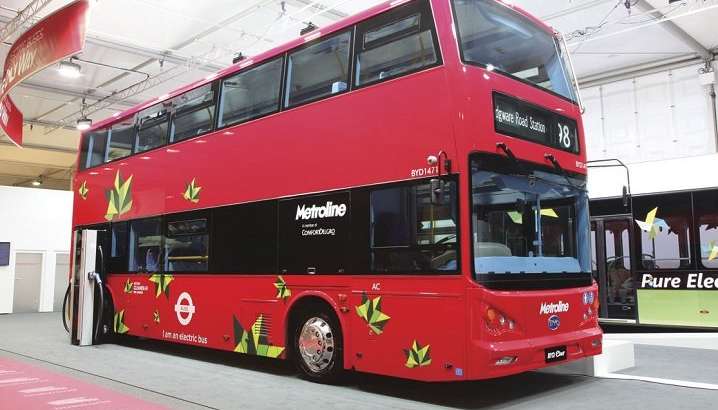 Лондонда биринчи марта электрли иккиқават автобуслар юра бошлади