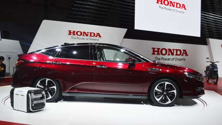 Японияда водород двигателли Honda Clarity Fuel Cell савдоси бошланди