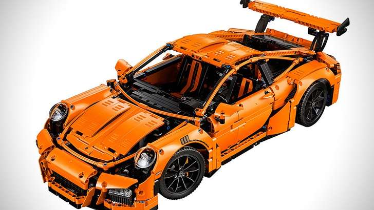 Lego Porsche 911 GT3 RS нусхасини ясади