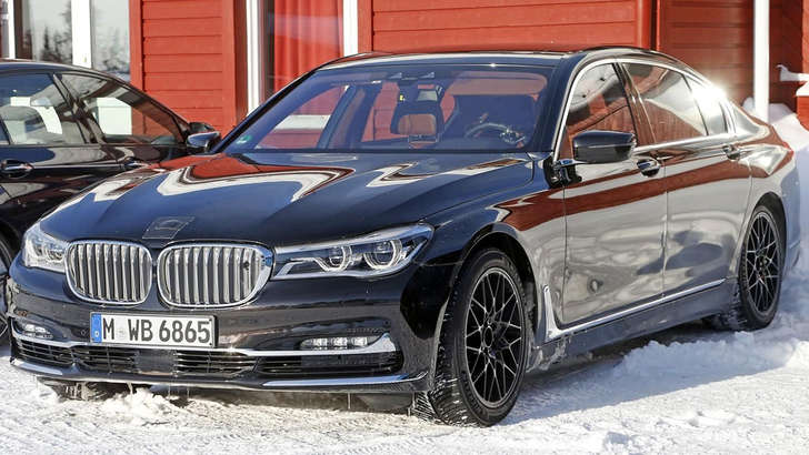 Жосуслар BMW M7 прототипини суратга олишди
