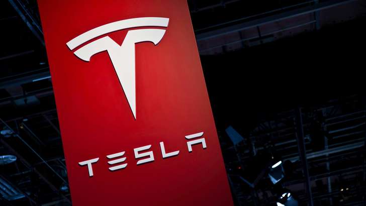 Tesla bir hafta ichida 85 milliard dollar bozor qiymatini yo‘qotdi