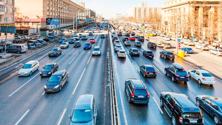 Moskvada avtomobillarning o'rtacha tezligi soatiga 55 kmgachaga oshdi