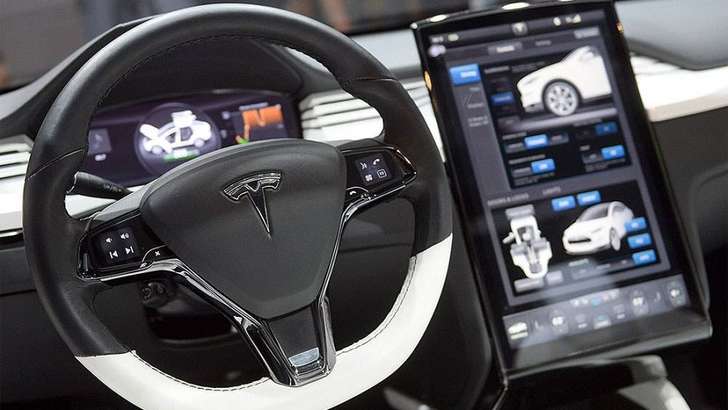 Tesla haydovchi uchun elektromobillar sozlamalarini sinxronlashtiruvchi “Profillar” funksiyasini ishga tushirdi
