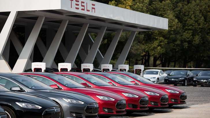 Xitoy Tesla elektromobillarini cheklashni boshlandi