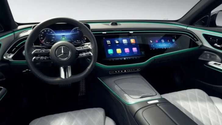 Yangi Mercedes-Benz E-klassining interyeri namoyish etildi: uchta displey, TikTok va selfi kamera